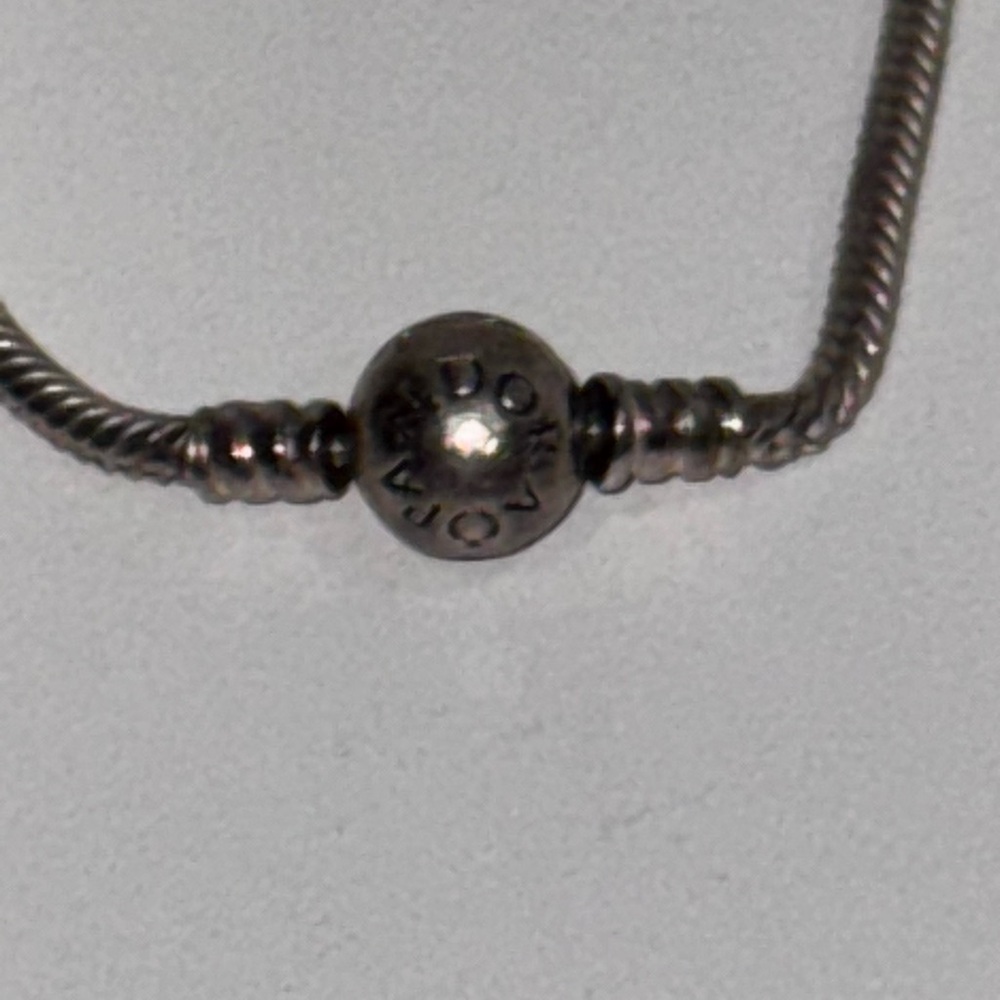 Elegant Silver Bracelet - Picture 4 of 5